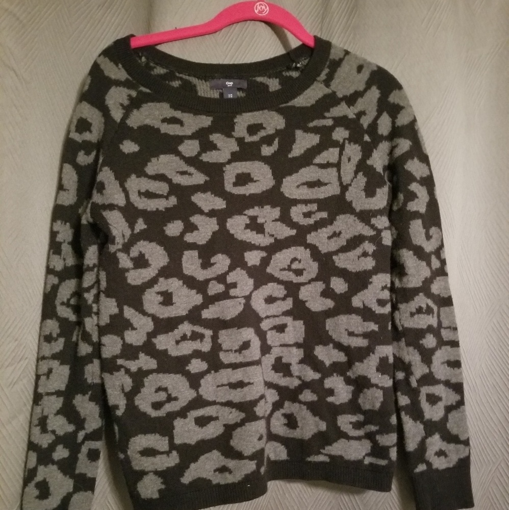 Gap leopard print sweater size S